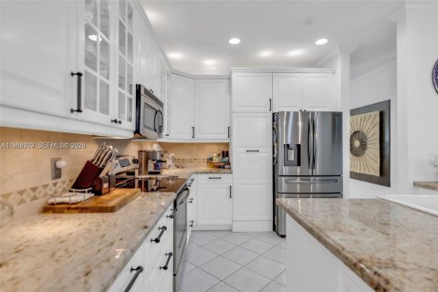 House in Weston, Florida 5 bedrooms, 230.4 sq.m. № 2017938 - photo 4