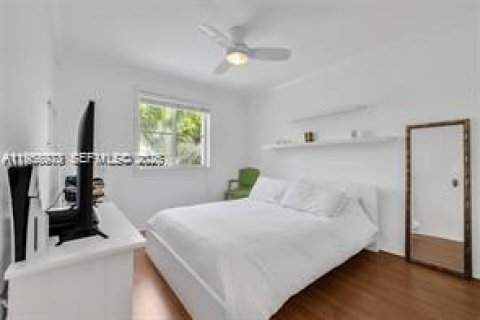 House in Weston, Florida 5 bedrooms, 230.4 sq.m. № 2017938 - photo 14