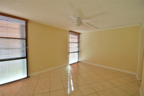 Condominio en venta en Aventura, Florida, 2 dormitorios, 100.43 m2 № 1962262 - foto 19