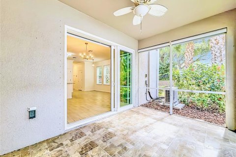 Townhouse in Dunedin, Florida 3 bedrooms, 138.24 sq.m. № 2093188 - photo 15