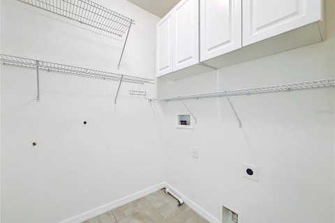 Townhouse in Dunedin, Florida 3 bedrooms, 138.24 sq.m. № 2093188 - photo 27