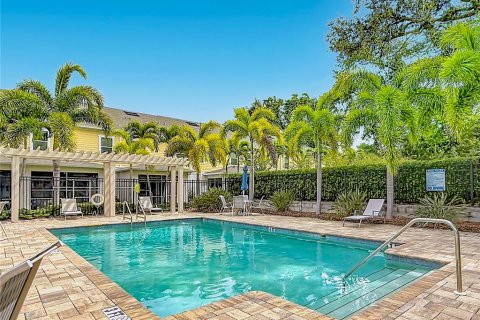 Townhouse in Dunedin, Florida 3 bedrooms, 138.24 sq.m. № 2093188 - photo 29