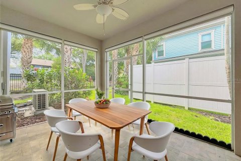 Townhouse in Dunedin, Florida 3 bedrooms, 138.24 sq.m. № 2093188 - photo 13