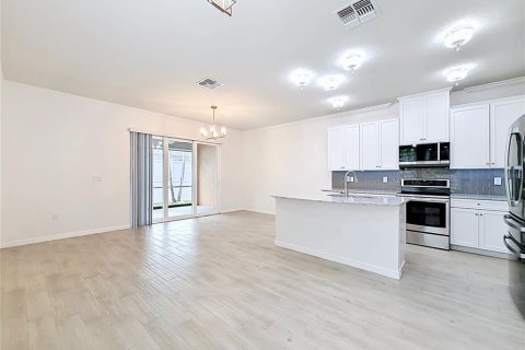 Townhouse in Dunedin, Florida 3 bedrooms, 138.24 sq.m. № 2093188 - photo 7