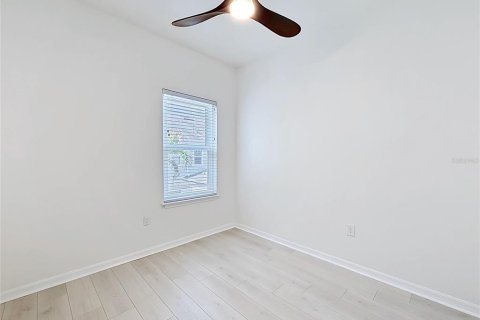 Townhouse in Dunedin, Florida 3 bedrooms, 138.24 sq.m. № 2093188 - photo 24