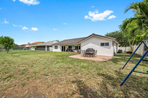 Villa ou maison à vendre à Davie, Floride: 4 chambres, 222.97 m2 № 2087353 - photo 25