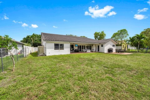 Villa ou maison à vendre à Davie, Floride: 4 chambres, 222.97 m2 № 2087353 - photo 29