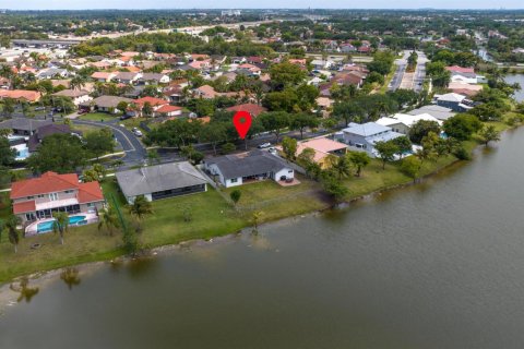 Villa ou maison à vendre à Davie, Floride: 4 chambres, 222.97 m2 № 2087353 - photo 19