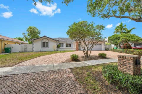 Villa ou maison à vendre à Davie, Floride: 4 chambres, 222.97 m2 № 2087353 - photo 4