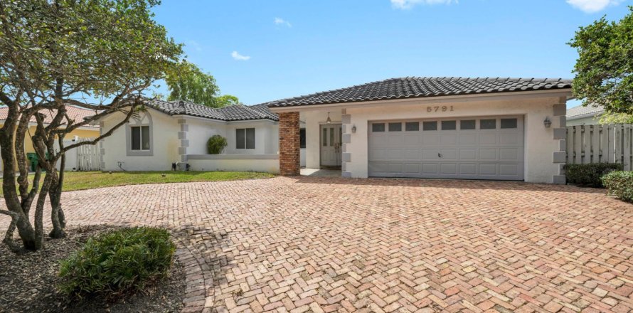 Villa ou maison à Davie, Floride 4 chambres, 222.97 m2 № 2087353