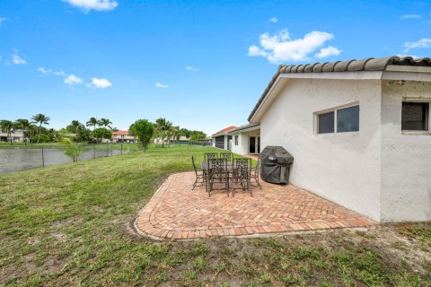 Villa ou maison à vendre à Davie, Floride: 4 chambres, 222.97 m2 № 2087353 - photo 15