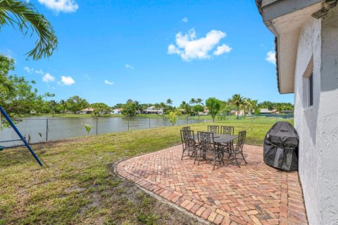 Villa ou maison à vendre à Davie, Floride: 4 chambres, 222.97 m2 № 2087353 - photo 24