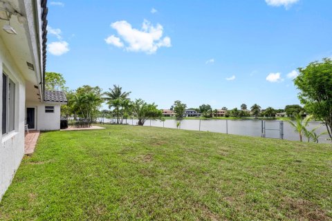 Villa ou maison à vendre à Davie, Floride: 4 chambres, 222.97 m2 № 2087353 - photo 20
