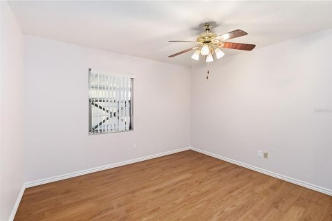 House in Kissimmee, Florida 1 bedroom, 62.43 sq.m. № 2231646 - photo 15