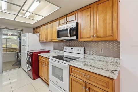 House in Kissimmee, Florida 1 bedroom, 62.43 sq.m. № 2231646 - photo 11
