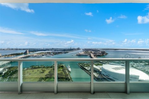 Condominio en Miami, Florida, 4 dormitorios № 2032139
