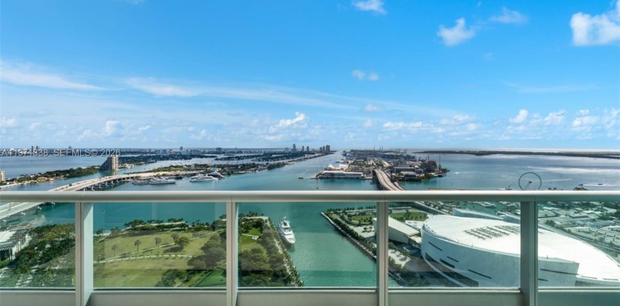 Condo à Miami, Floride, 4 chambres № 2032139