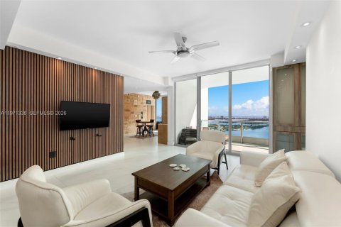 Copropriété à louer à Miami, Floride: 4 chambres, 250.84 m2 № 2032139 - photo 10