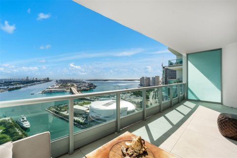 Copropriété à louer à Miami, Floride: 4 chambres, 250.84 m2 № 2032139 - photo 3