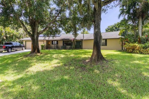 House in Vero Beach, Florida 3 bedrooms, 174.19 sq.m. № 1824568 - photo 1
