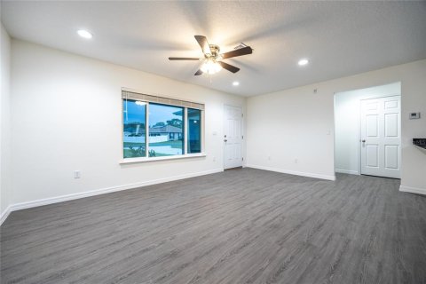 House in Silver Springs Shores, Florida 3 bedrooms, 116.22 sq.m. № 1399570 - photo 7
