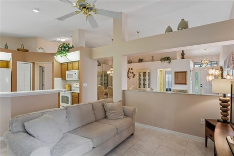 Villa ou maison à vendre à Spring Hill, Floride: 2 chambres, 146.41 m2 № 2351661 - photo 21
