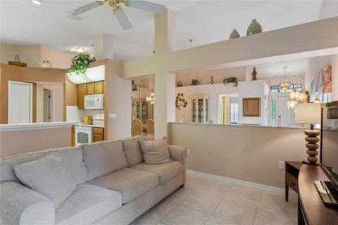 Villa ou maison à vendre à Spring Hill, Floride: 2 chambres, 146.41 m2 № 2351661 - photo 23