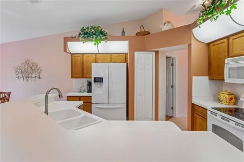Villa ou maison à vendre à Spring Hill, Floride: 2 chambres, 146.41 m2 № 2351661 - photo 12