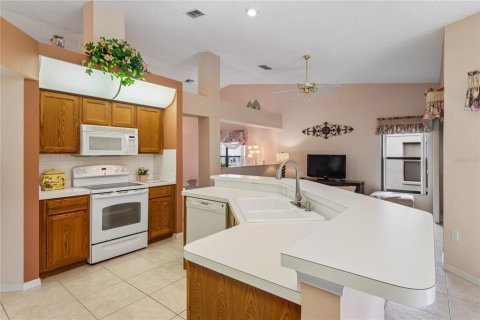 Villa ou maison à vendre à Spring Hill, Floride: 2 chambres, 146.41 m2 № 2351661 - photo 11