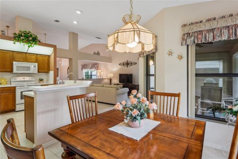 Villa ou maison à vendre à Spring Hill, Floride: 2 chambres, 146.41 m2 № 2351661 - photo 15