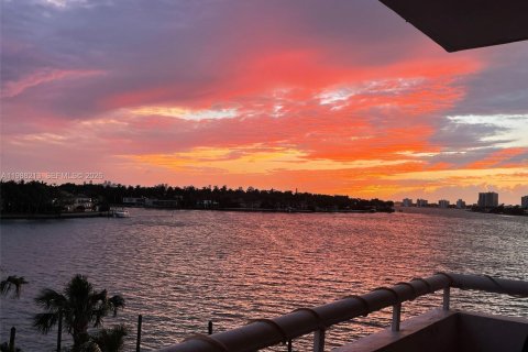 Купить кондоминиум в Майами-Бич, Флорида 1 спальня, 75.62м2, № 2057625 - фото 25