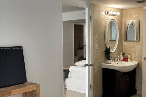 Купить кондоминиум в Майами-Бич, Флорида 1 спальня, 75.62м2, № 2057625 - фото 15