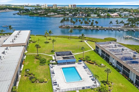 Condo in Jupiter, Florida, 2 bedrooms  № 2399631 - photo 20
