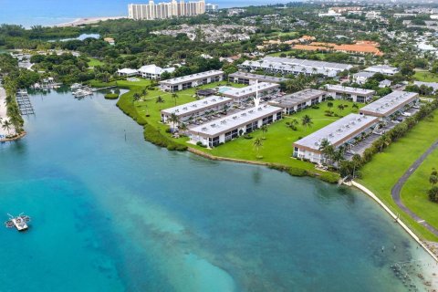 Condo in Jupiter, Florida, 2 bedrooms  № 2399631 - photo 16