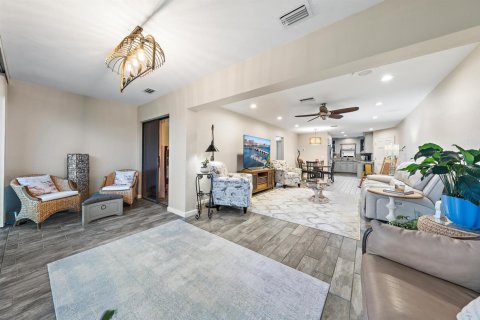 Condo in Jupiter, Florida, 2 bedrooms  № 2399631 - photo 11
