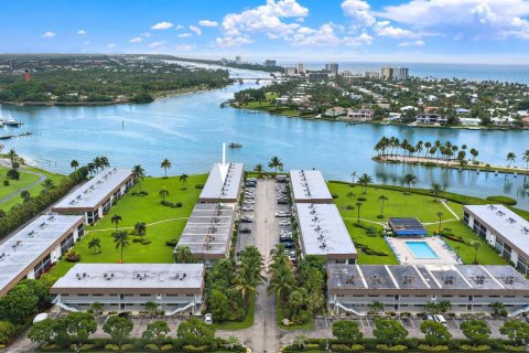 Condo in Jupiter, Florida, 2 bedrooms  № 2399631 - photo 18
