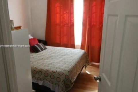 Propiedad comercial en venta en Miami, Florida, 258.64 m2 № 1984056 - foto 6