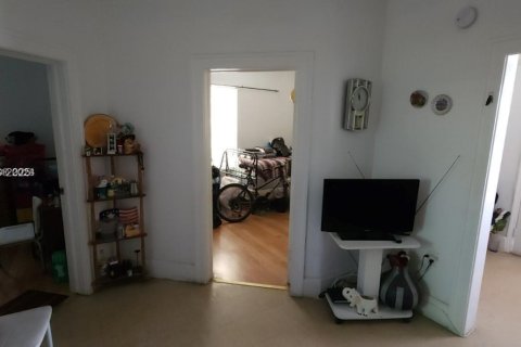 Propiedad comercial en venta en Miami, Florida, 258.64 m2 № 1984056 - foto 5