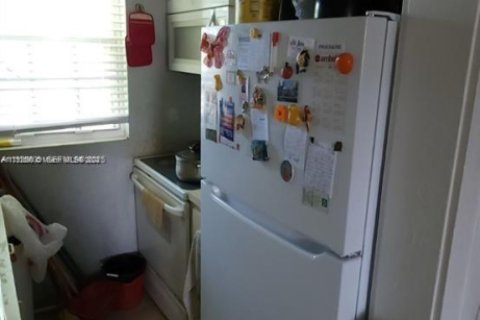 Propiedad comercial en venta en Miami, Florida, 258.64 m2 № 1984056 - foto 4