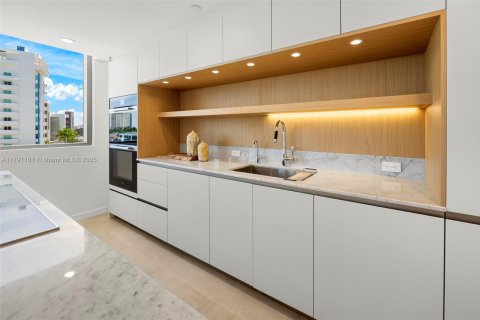 Купить кондоминиум в Бей-Харбор-Айлендс, Флорида 4 спальни, 327.29м2, № 1940590 - фото 10