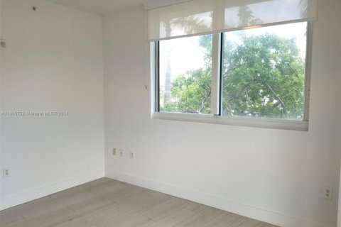 Condo in Miami Beach, Florida, 2 bedrooms № 1959332 - photo 16