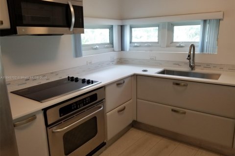 Condo in Miami Beach, Florida, 2 bedrooms № 1959332 - photo 30