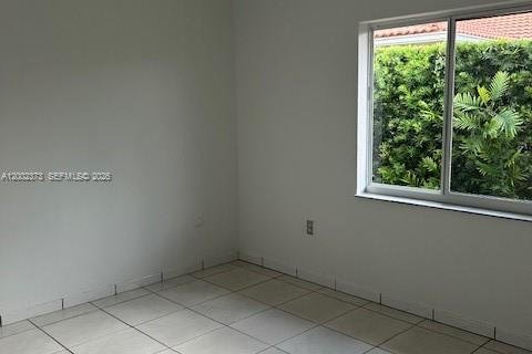 House in Miami, Florida 3 bedrooms, 244.98 sq.m. № 2067732 - photo 5