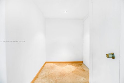 Copropriété à vendre à Miami Beach, Floride: 52.95 m2 № 1937876 - photo 12
