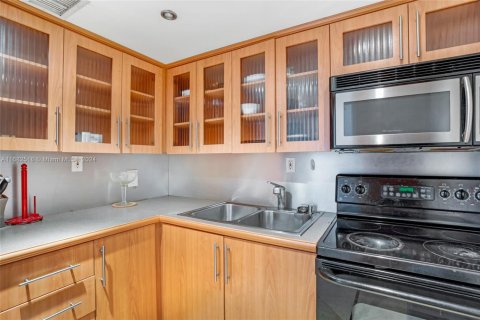 Condominio en venta en Miami Beach, Florida, 52.95 m2 № 1937876 - foto 4