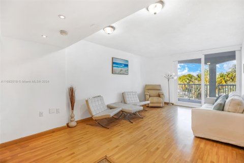 Condominio en venta en Miami Beach, Florida, 52.95 m2 № 1937876 - foto 5