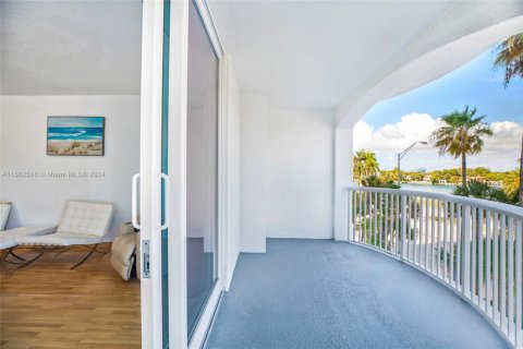 Condominio en venta en Miami Beach, Florida, 52.95 m2 № 1937876 - foto 14