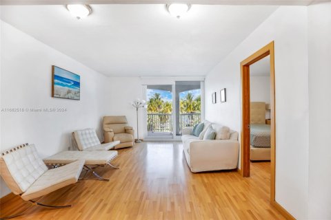 Condominio en venta en Miami Beach, Florida, 52.95 m2 № 1937876 - foto 6