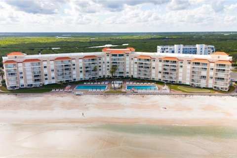 Condo in New Smyrna Beach, Florida, 2 bedrooms № 2214556 - photo 27