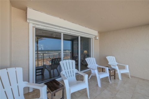 Condo in New Smyrna Beach, Florida, 2 bedrooms № 2214556 - photo 26
